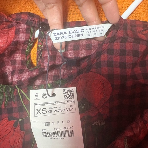 NWT Zara Red and Black Ruffled Graphic Blouse - Picture 5 of 6